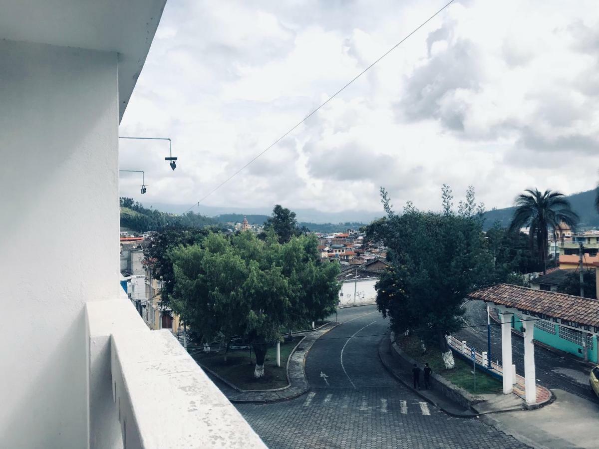 Hostal Chasqui Otavalo Ngoại thất bức ảnh